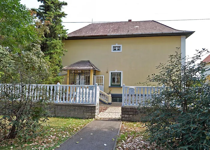 Ambrozia Apartment *